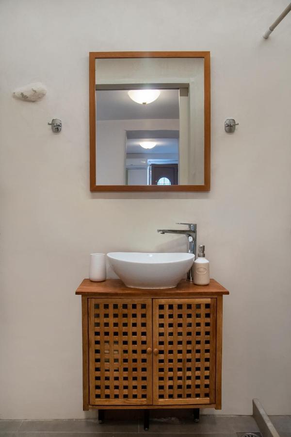 Feneri 3 -Cozy Rustic Apt 20' From Elafonisi Beach Perivolia  Eksteriør bilde